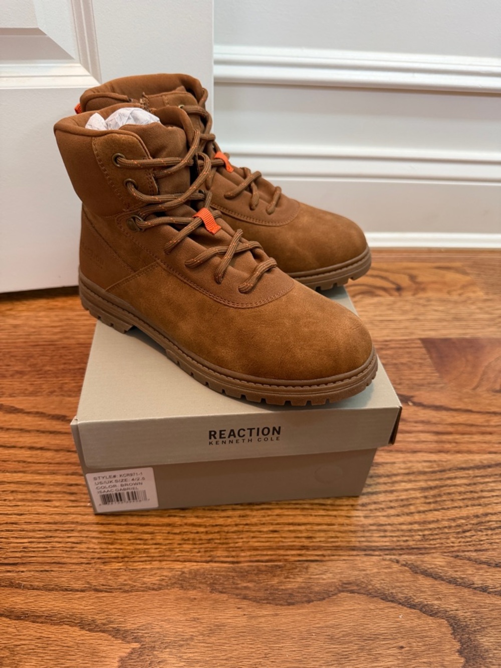 Reaction Kenneth Cole Brown Isaac Gabriel Boots size 4 Big boys NIB